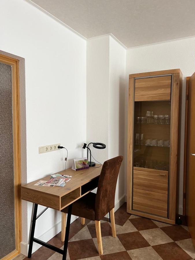 Sehr Schoene Wohnung,Komplett Neu Eingerichtet Лимбах-Оберфрона Экстерьер фото